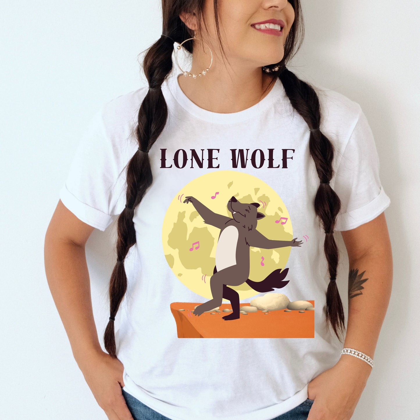 Lone Wolf tee in white