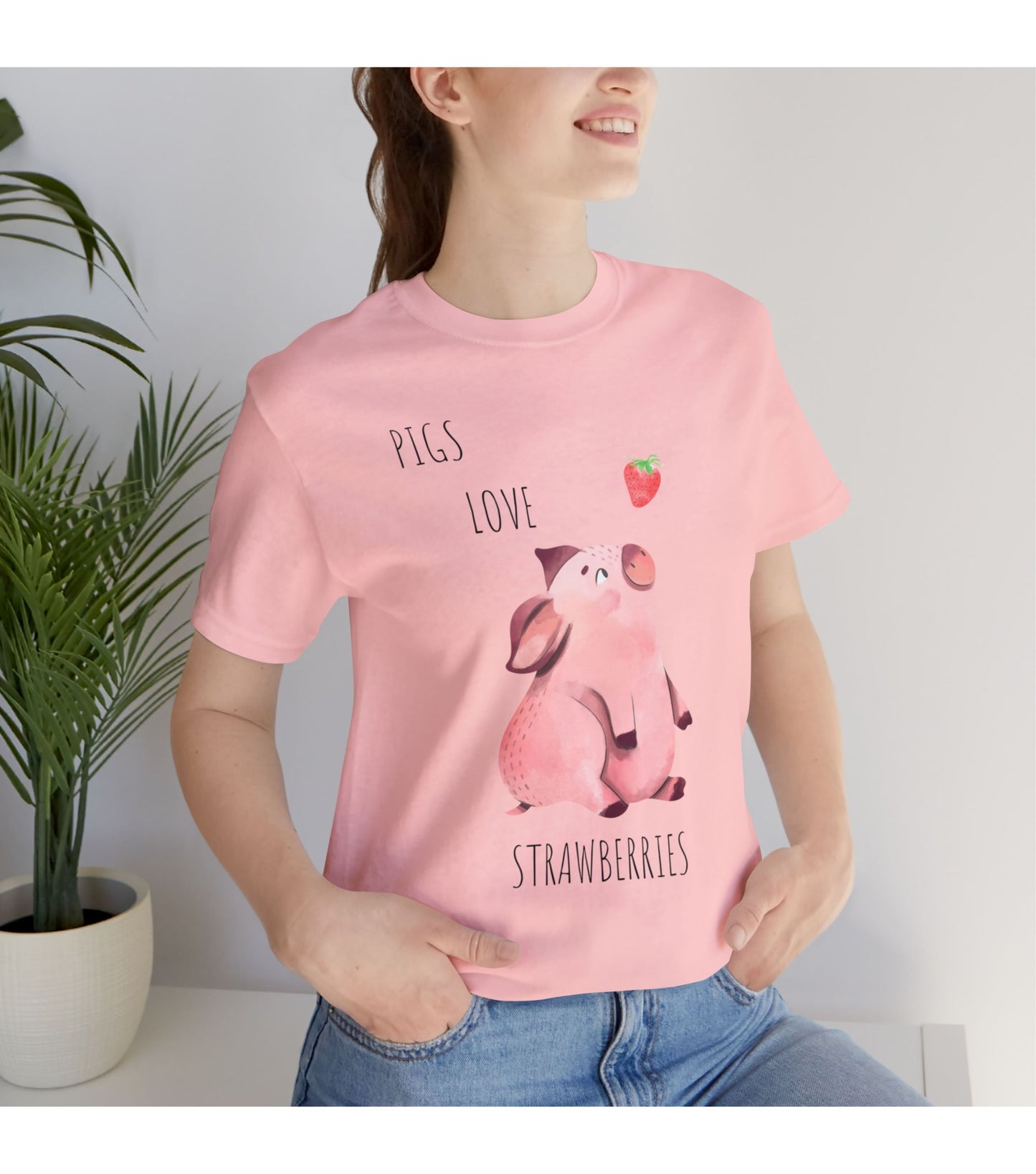 Pigs Love Strawberries tee in pink